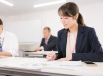 オフィスで働く女性